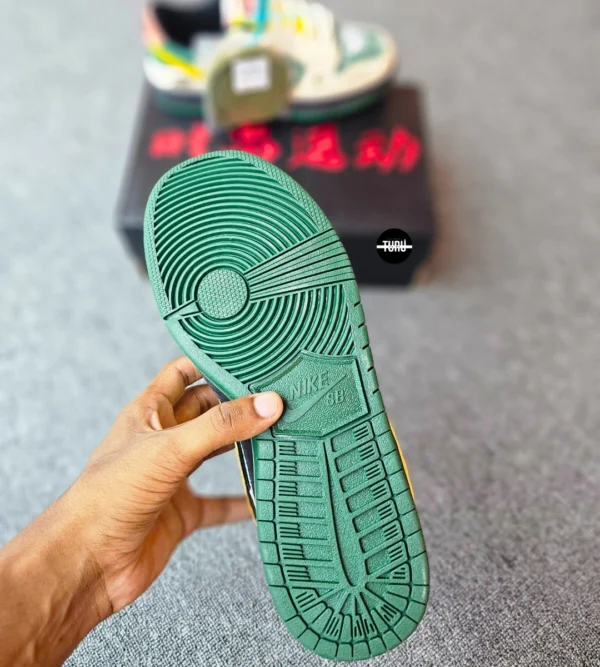 SB Dunk Low x Stussy BMW M3 - Image 4