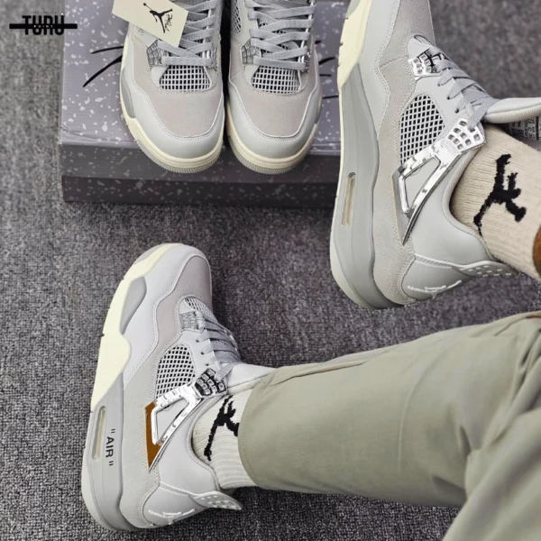 Air Jordan 4 Retro Frozen Moments - Image 2
