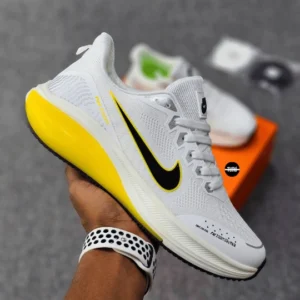 Air Zoom Pegasus running - YellowMixWhite
