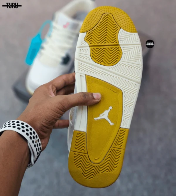 SB x Air Jordan 4 Retro Sail White Pine Green - Image 7