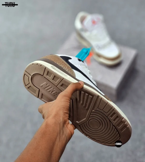 Air Jordan 3 Retro X Travis Scott - Image 8