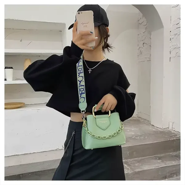 Single Shoulder Bag Solid Color Chain Women's Crossbody Bag - Image 3
