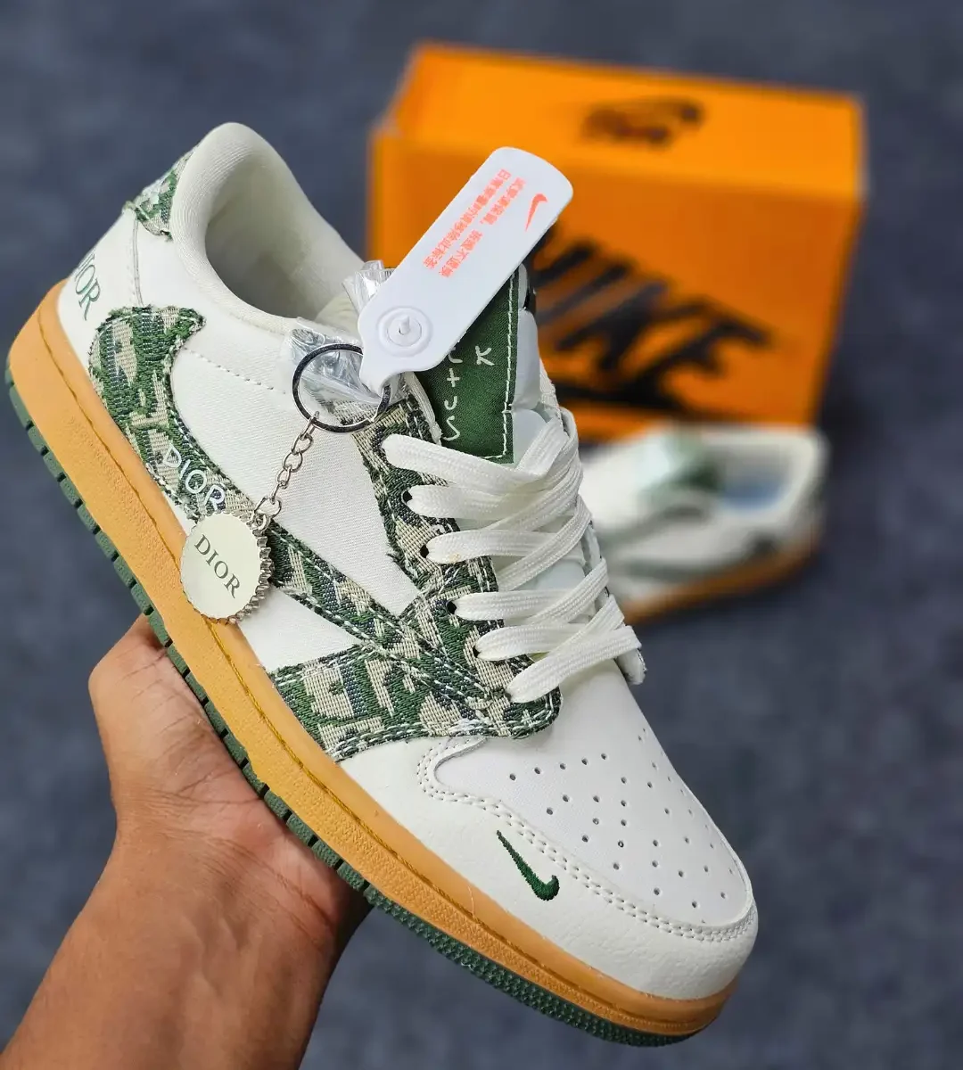 Air J1 Low Travis Scott x D!or | TOP