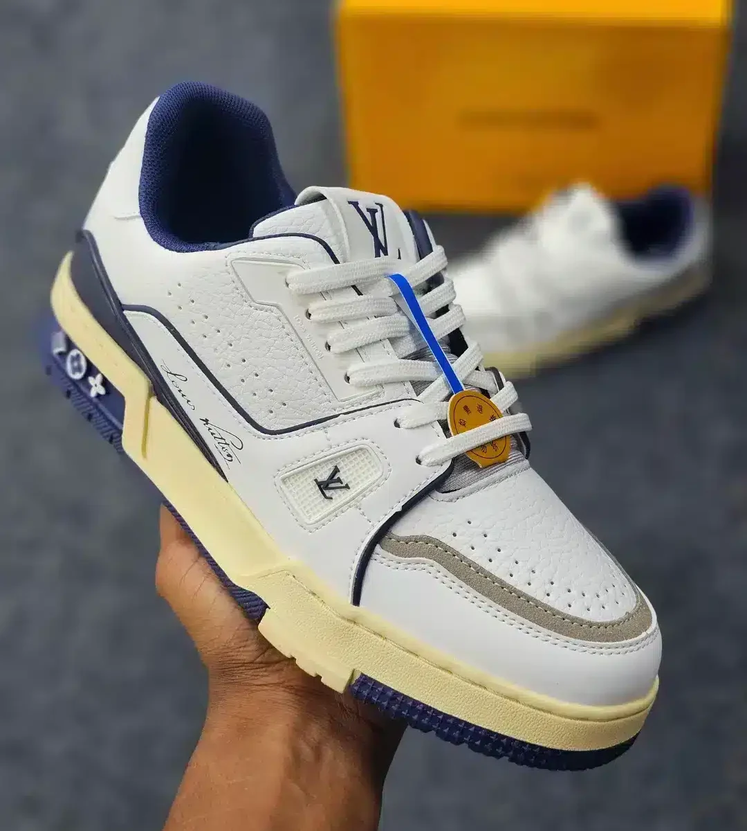 LV Trainer White Marine : Top