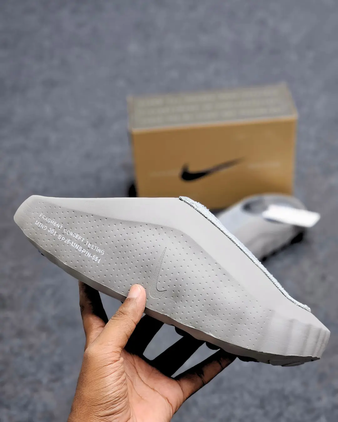 Mind 001 slides Light Smoke Grey - Image 3