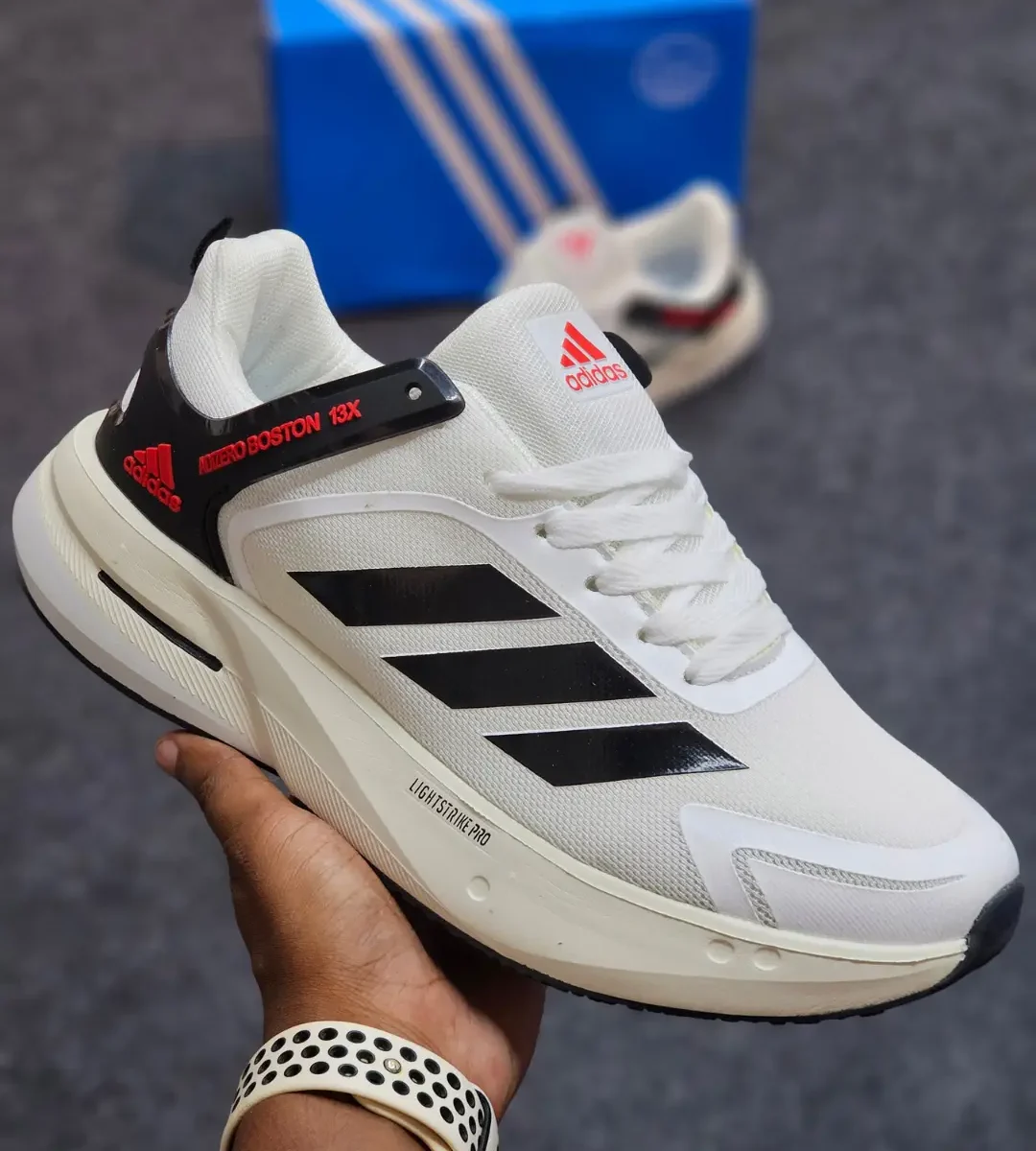Adizero Boston 13